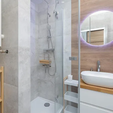 Modern Apartments With Swimming Pool In Hanza Tower By Noclegi Renters Szczecin Exterior photo