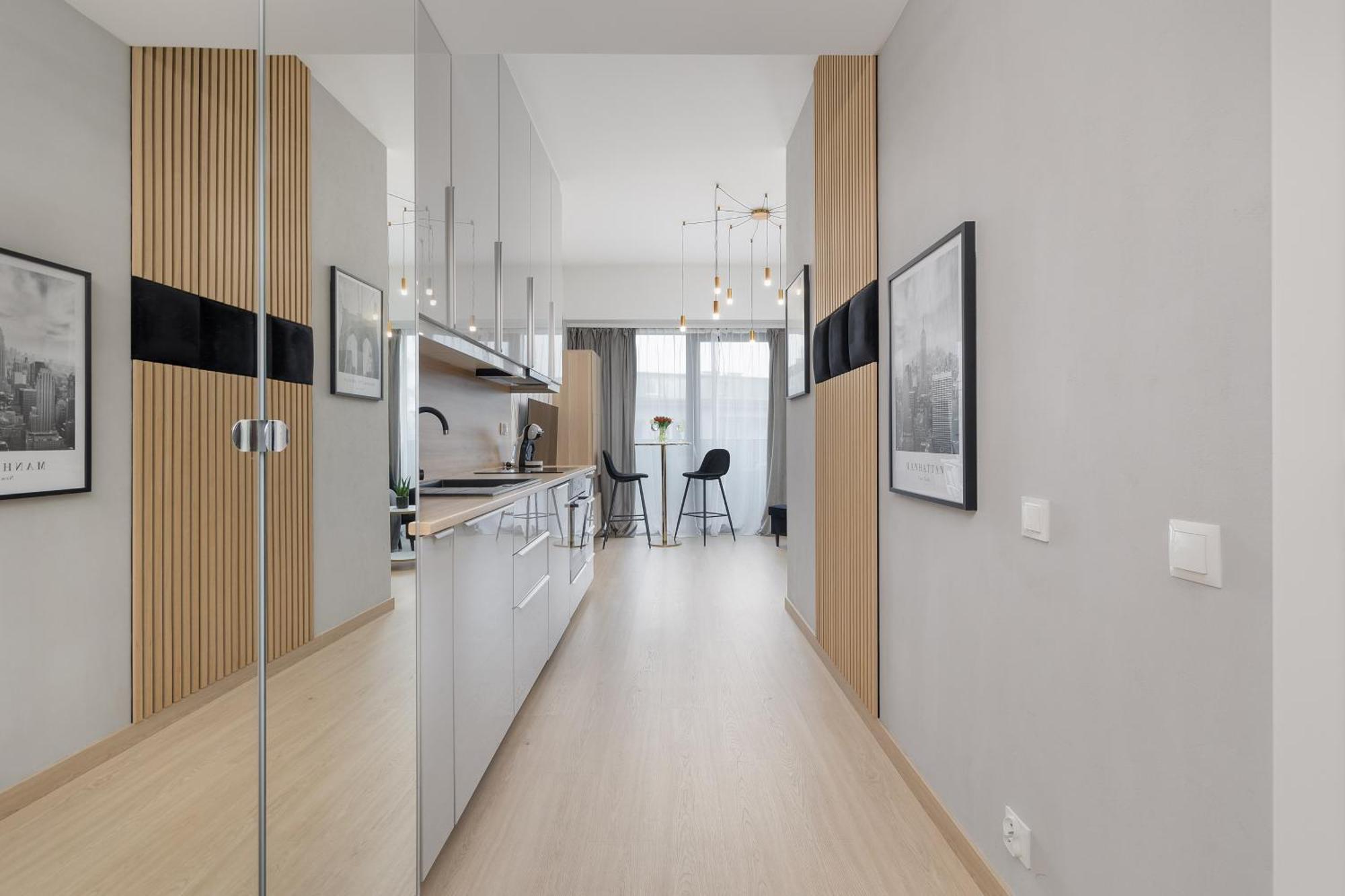 Modern With Swimming Pool In Hanza Tower By Renters Apartment *