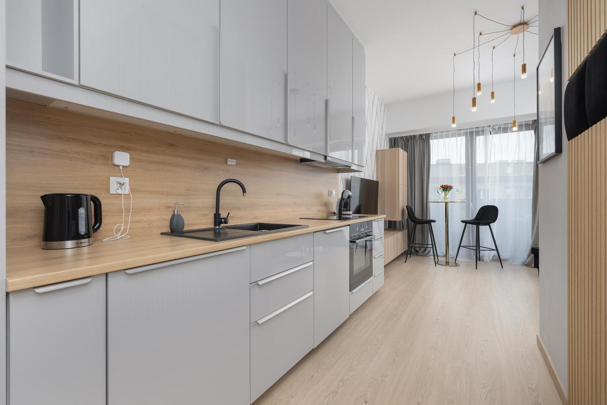 Apartment Modern With Swimming Pool In Hanza Tower By Renters