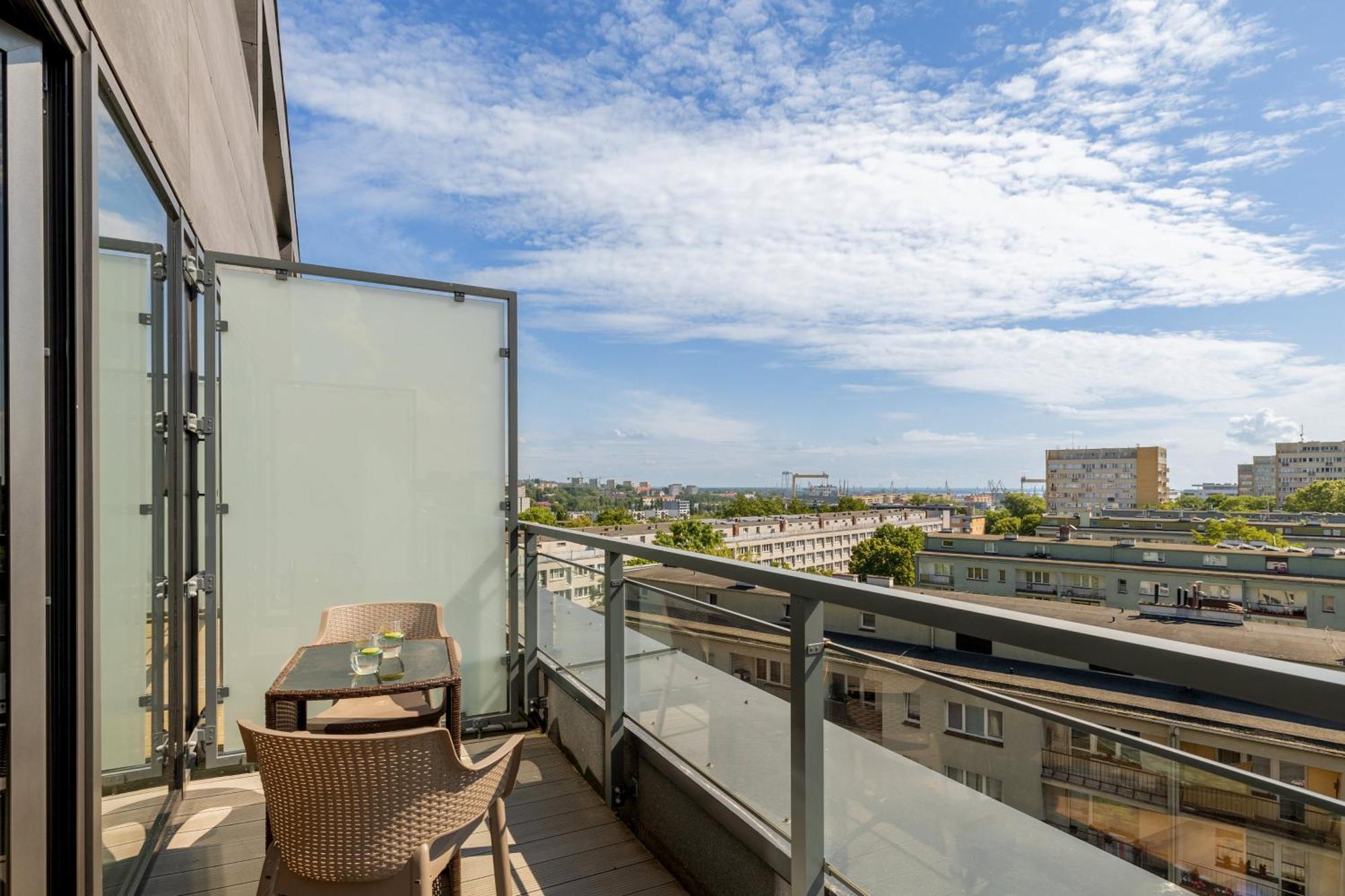 Apartment Modern With Swimming Pool In Hanza Tower By Renters *