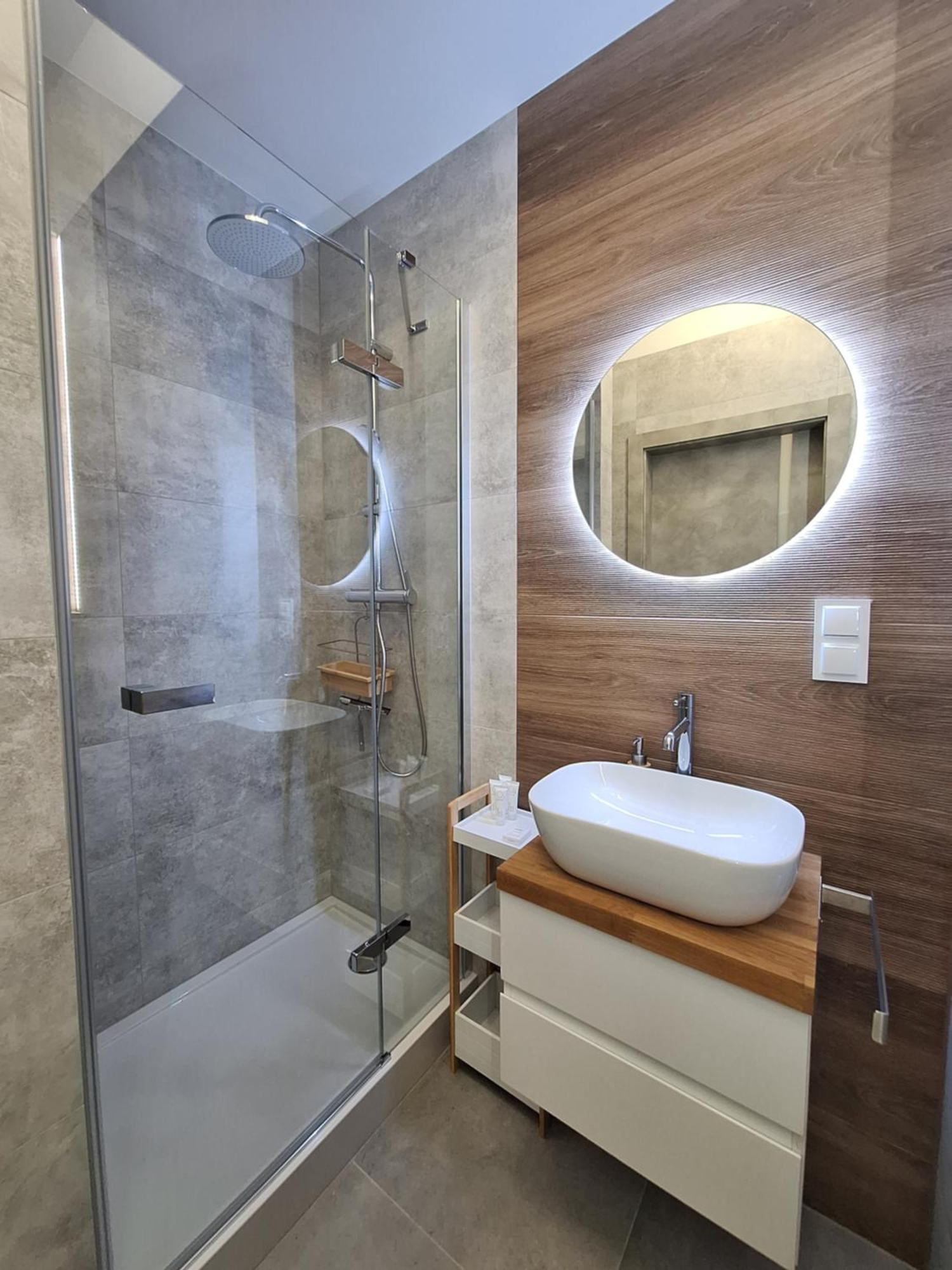 Modern With Swimming Pool In Hanza Tower By Renters Apartment