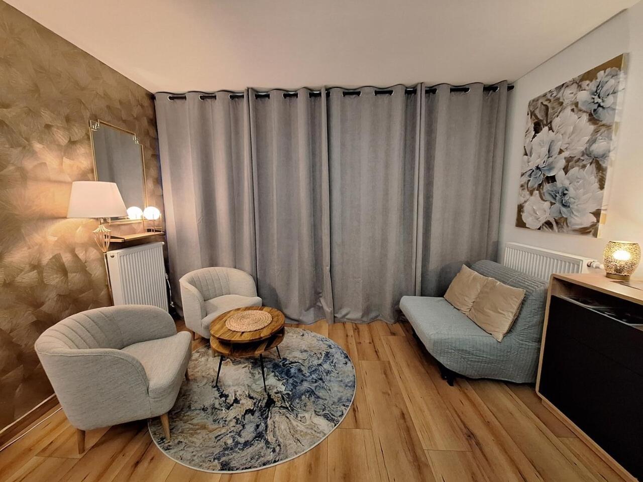 Modern With Swimming Pool In Hanza Tower By Renters * Szczecin