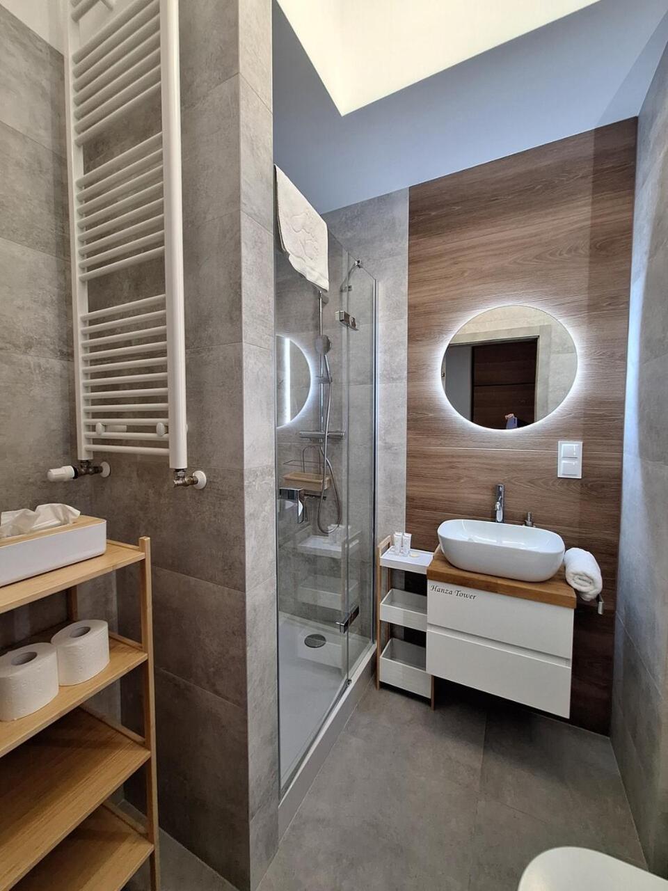 Modern With Swimming Pool In Hanza Tower By Renters Apartment Szczecin