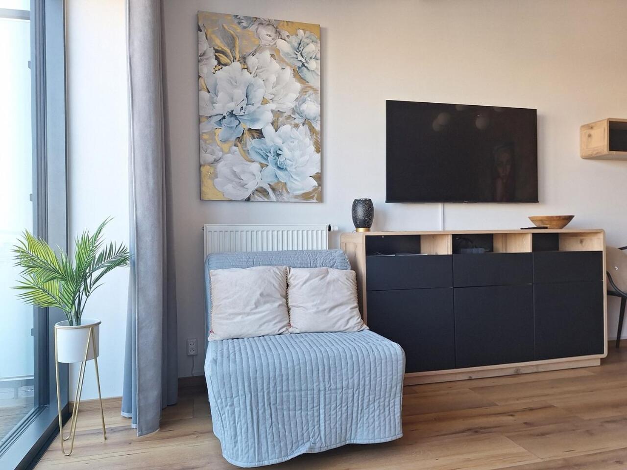Modern With Swimming Pool In Hanza Tower By Renters *